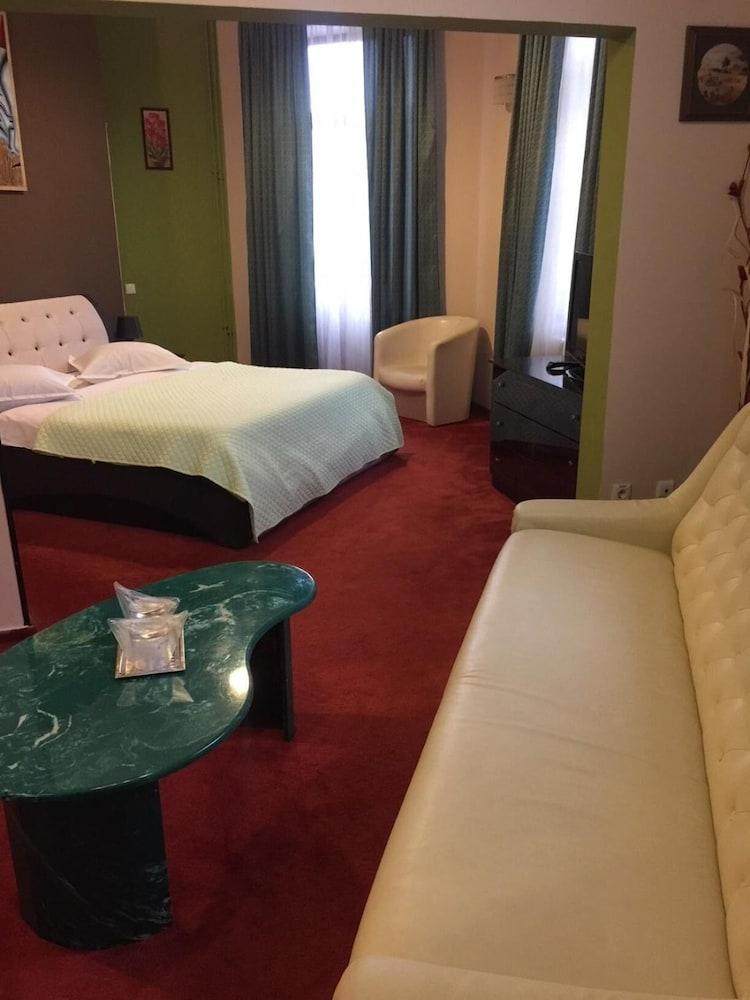 Hotel Papu 4*