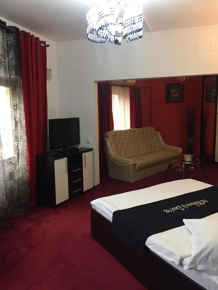Papu 4* Bucharest